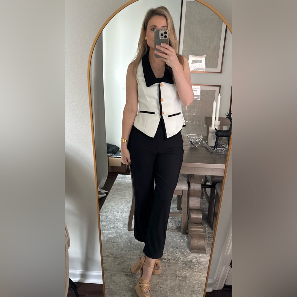 Elegant Black and White Women's Collar Vest Sleeveless Work Top - Picture 9 of 12